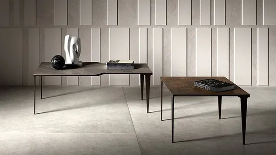 coppia di tavolini con ripiani in laminam